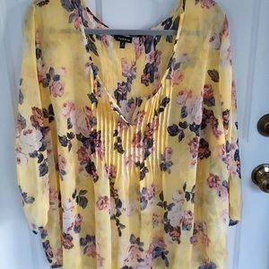 Torrid pintuck sz 4 flowy top
